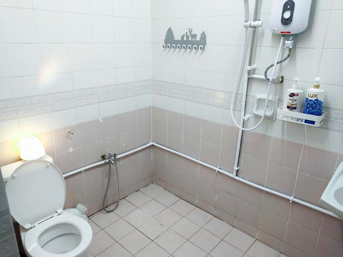 Semi-Detached, Up To 21 Pax, 4 Bedrooms, 3 Bathrooms, 4 Car Parks By Star Home Bayan Lepas Zewnętrze zdjęcie