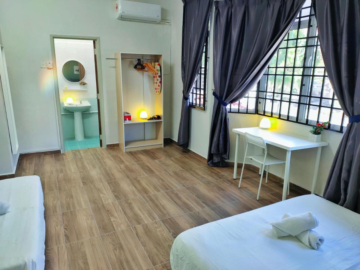 Semi-Detached, Up To 21 Pax, 4 Bedrooms, 3 Bathrooms, 4 Car Parks By Star Home Bayan Lepas Zewnętrze zdjęcie