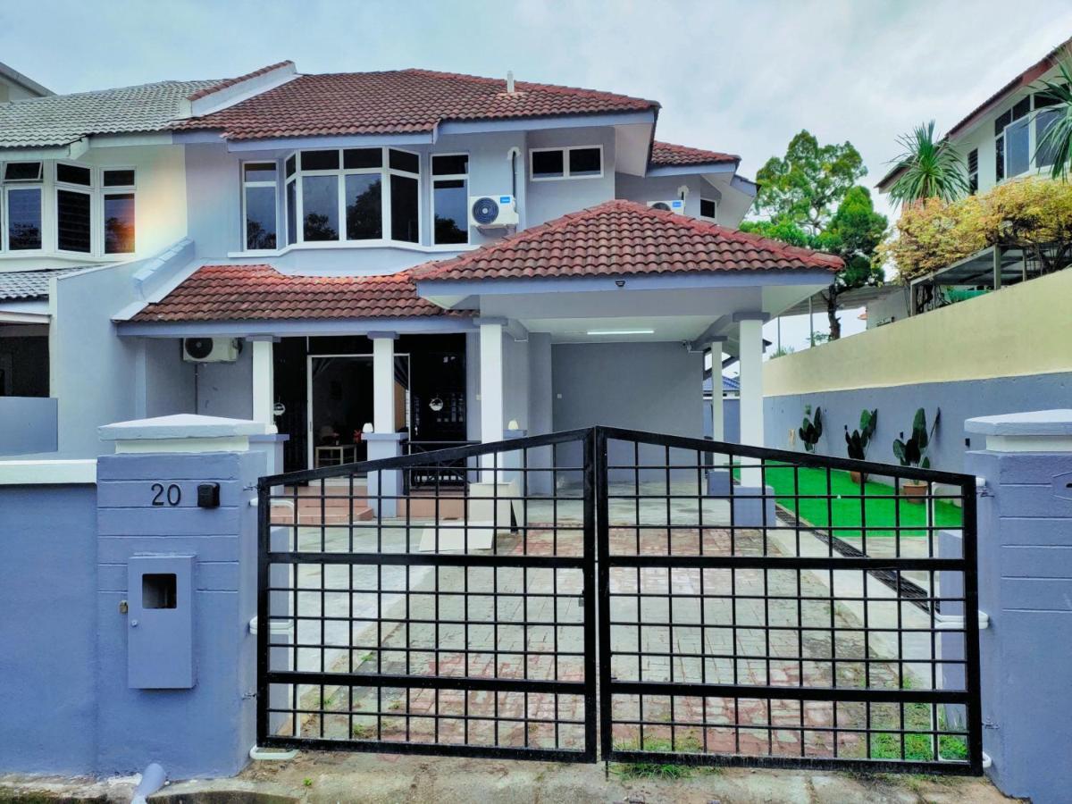 Semi-Detached, Up To 21 Pax, 4 Bedrooms, 3 Bathrooms, 4 Car Parks By Star Home Bayan Lepas Zewnętrze zdjęcie
