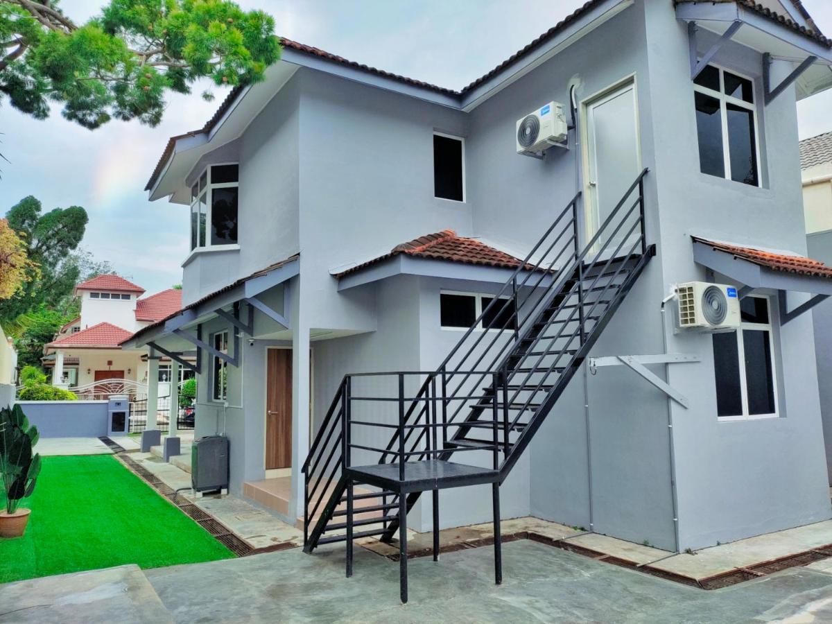 Semi-Detached, Up To 21 Pax, 4 Bedrooms, 3 Bathrooms, 4 Car Parks By Star Home Bayan Lepas Zewnętrze zdjęcie